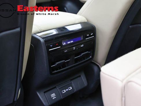 Used 2024 Acura MDX SH-AWD w/ Technology Package image 23