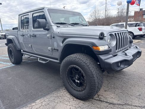 Used 2020 Jeep Gladiator Sport w/ Quick Order Package 24S image 2