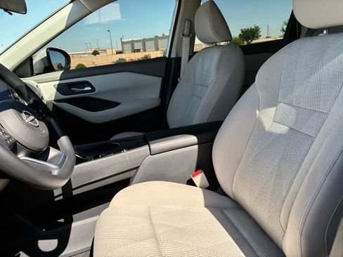 Certified 2024 Nissan Rogue SV FWD image 19