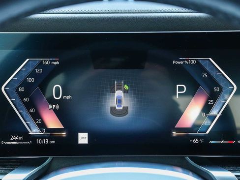 Used 2023 BMW 740i w/ Parking Assistance Package image 30