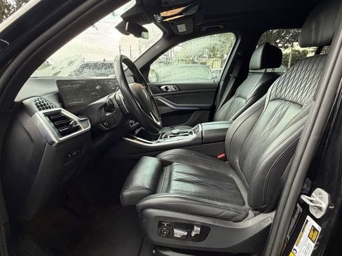 Used 2025 BMW X5 xDrive50e AWD/4WD image 12