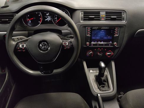 Used 2016 Volkswagen Jetta SE FWD image 22