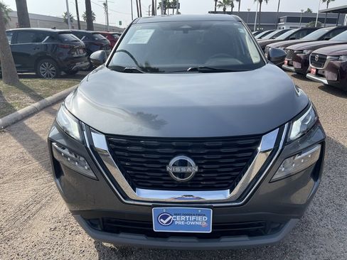Used 2023 Nissan Rogue SV image 2