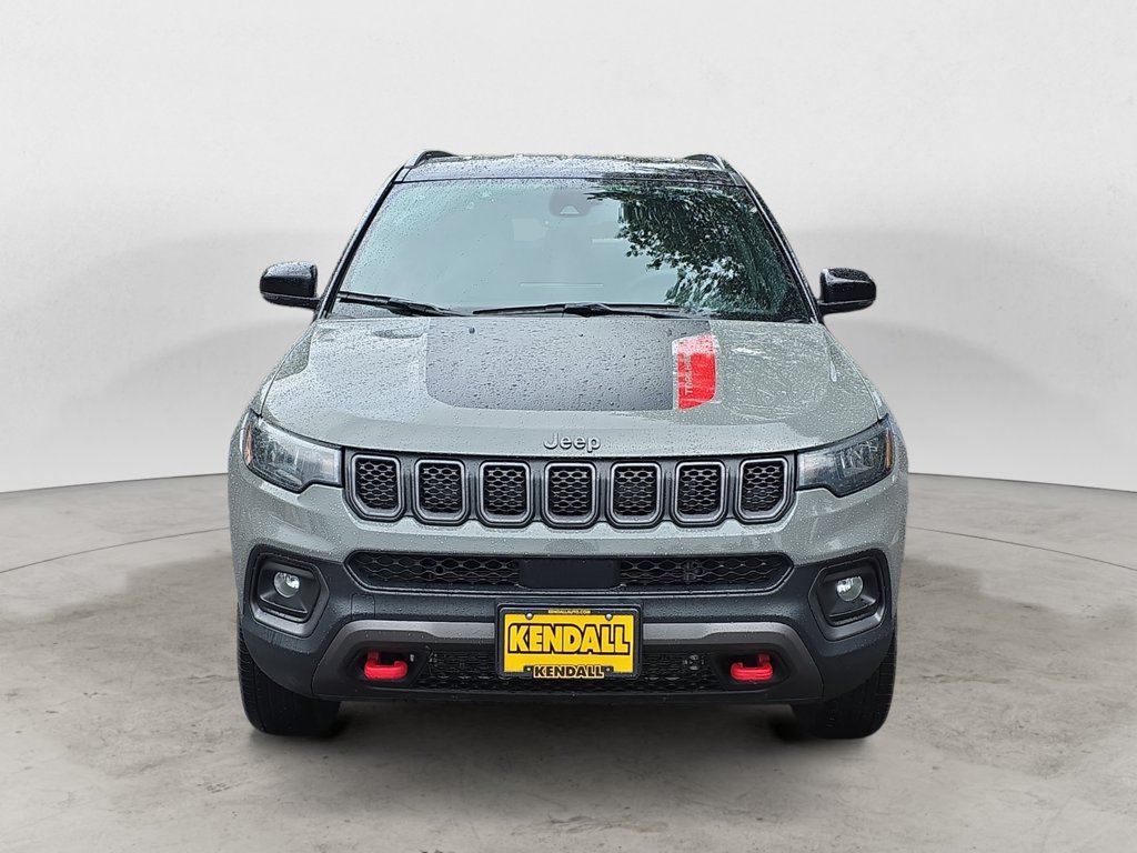Used 2024 Jeep Compass Trailhawk AWD/4WD image 2