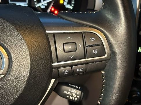 Used 2023 Lexus GX 460 Premium w/ Premium Package image 17