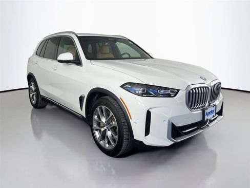 Used 2025 BMW X5 xDrive50e w/ Premium Package image 8