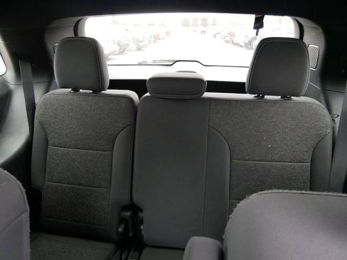 Used 2024 Chevrolet Traverse LT image 12