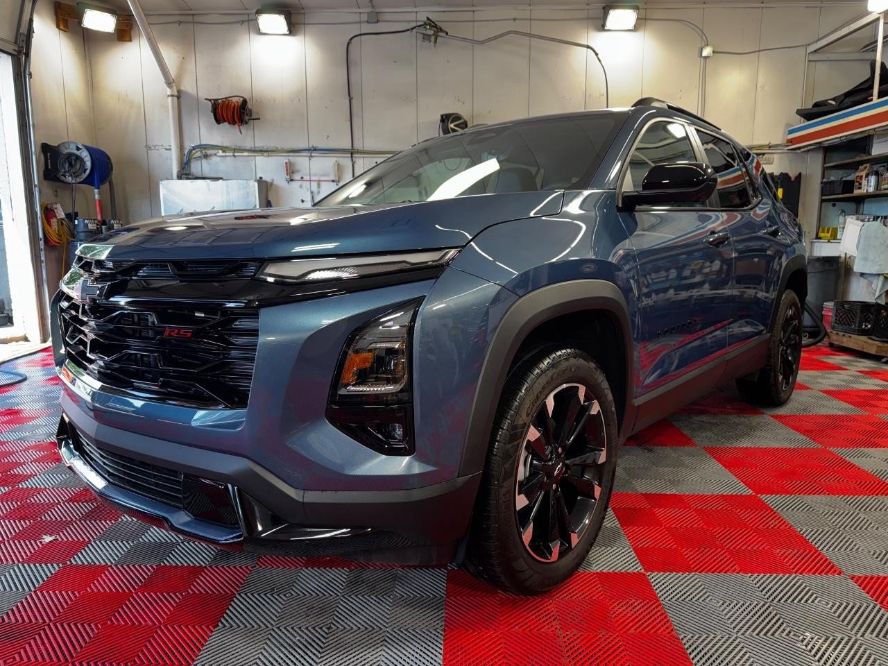 Used 2026 Chevrolet Equinox RS w/ Safety and Technology Package FWD image 3