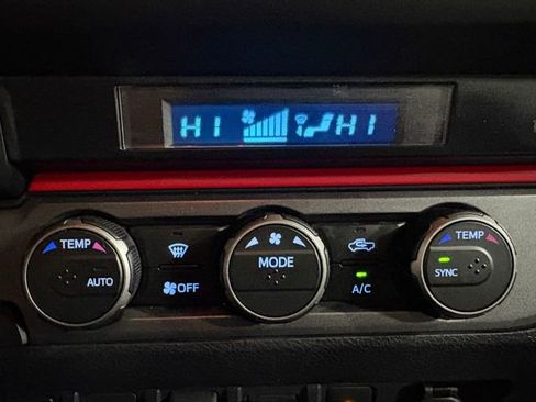 Certified 2021 Toyota Tacoma TRD Off-Road image 16