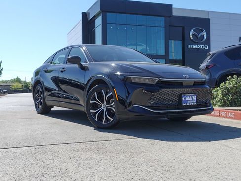 Used 2024 Toyota Crown image 1