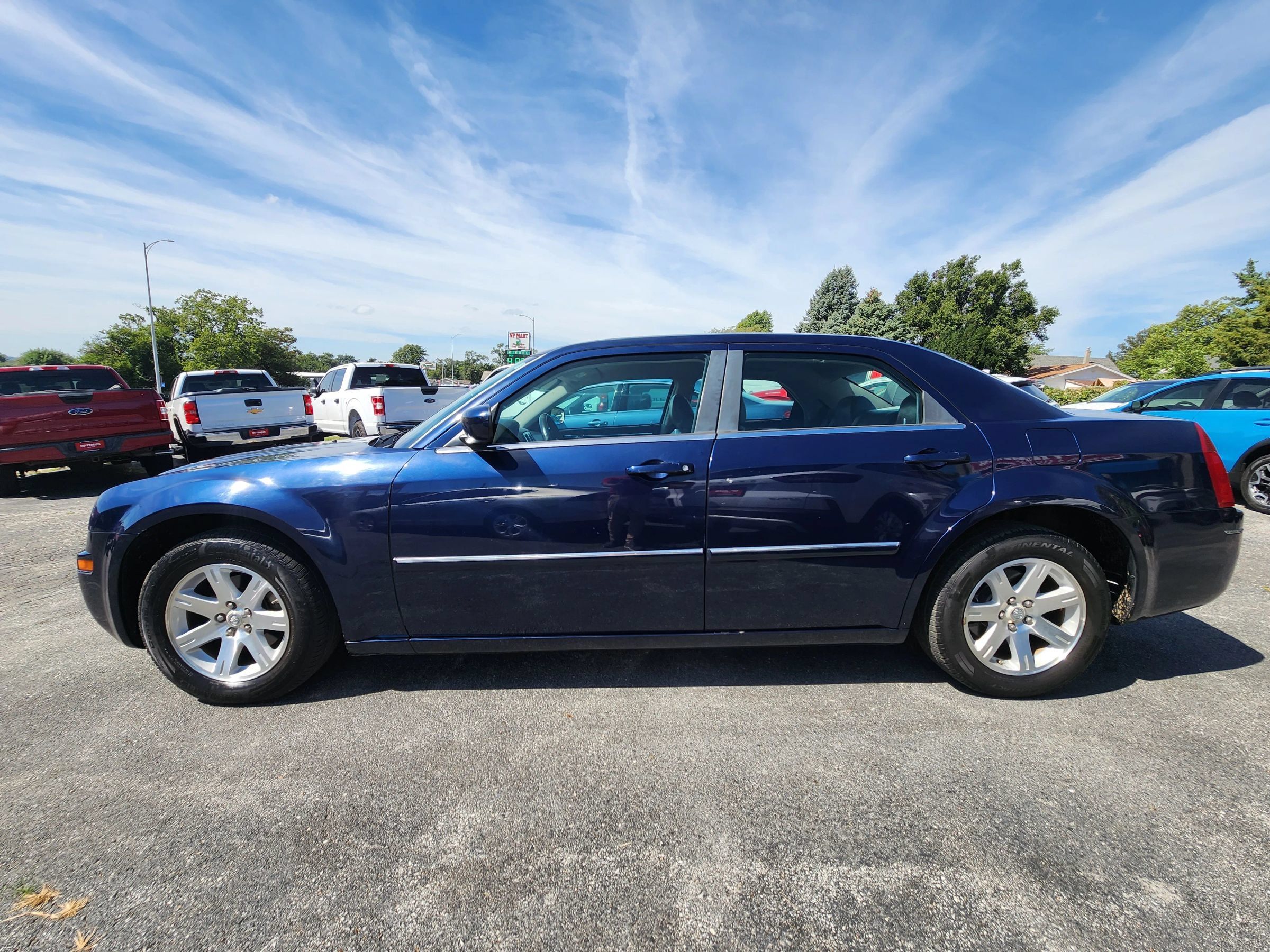 Used 2006 Chrysler 300 Touring w/ Comfort/Convenience Group RWD image 4