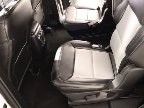 Used 2024 Ford Explorer XLT w/ Equipment Group 202A image 13