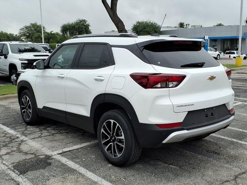 New 2026 Chevrolet TrailBlazer LT w/ LT Cold Weather Package FWD image 5