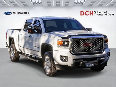 Used 2016 GMC Sierra 3500 Denali w/ Duramax Plus Package image 3