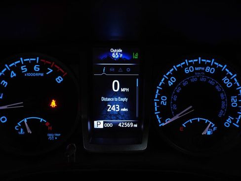 Certified 2023 Toyota Tacoma TRD Off-Road w/ Technology Package image 22