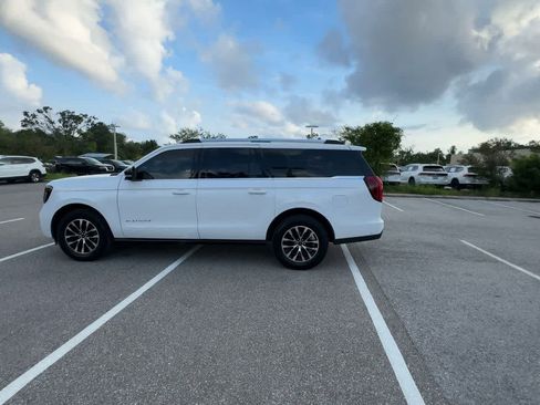 Used 2025 Ford Expedition Max Platinum AWD/4WD image 5
