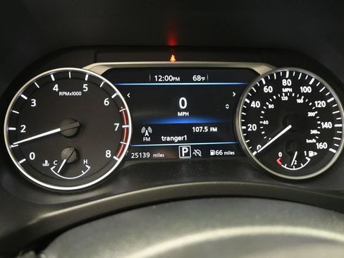 Used 2025 Nissan Sentra SR FWD image 22