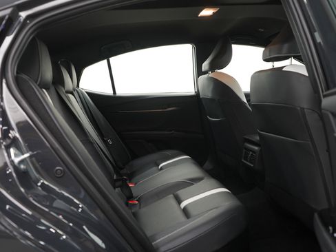 Used 2025 Toyota Camry SE image 11