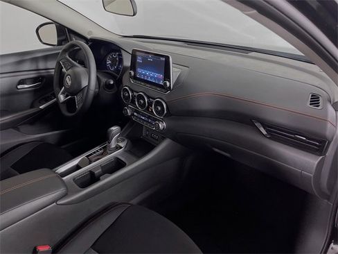 Used 2025 Nissan Sentra SR w/ Midnight Edition image 27