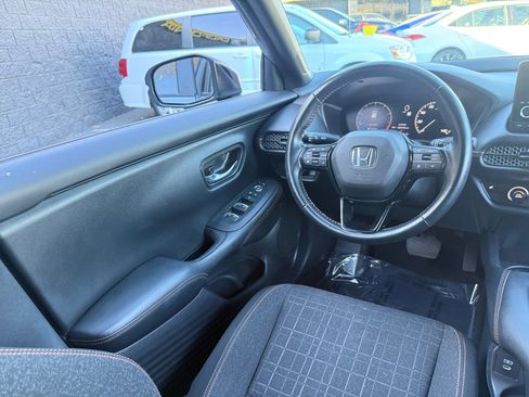 Used 2025 Honda HR-V Sport image 20