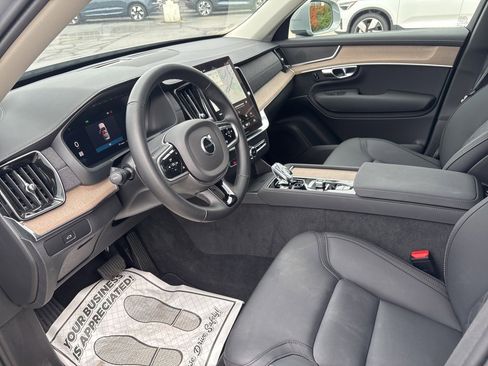 Certified 2025 Volvo XC90 B5 Plus image 19
