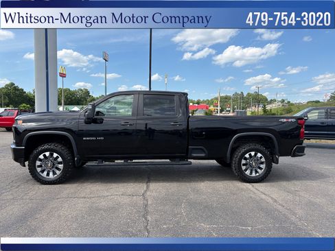 Used 2022 Chevrolet Silverado 2500 Custom w/ Custom Convenience Package AWD/4WD image 2