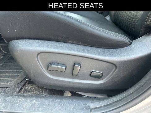 Used 2017 Nissan Rogue SV AWD/4WD image 10