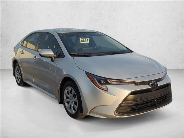 Certified 2025 Toyota Corolla LE FWD image 4