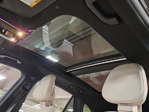 Used 2023 Mercedes-Benz GLC 300 image 16