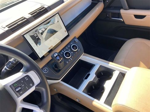 Used 2025 Land Rover Defender 110 S image 26