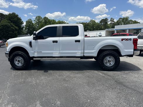Used 2017 Ford F250 XL w/ Power Equipment Group AWD/4WD image 5