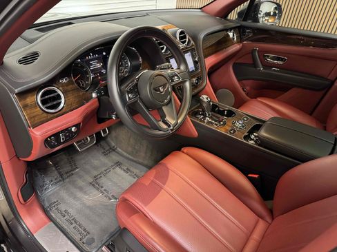 Used 2018 Bentley Bentayga AWD/4WD image 3