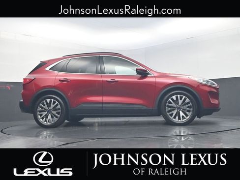 Used 2020 Ford Escape Titanium image 16