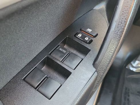 Used 2017 Toyota Corolla LE image 24