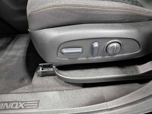 Used 2022 Chevrolet Equinox LT AWD/4WD image 38