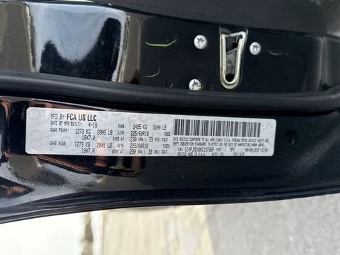 Used 2019 Jeep Cherokee Limited image 32