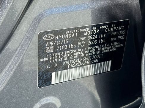 Used 2017 Hyundai Elantra SE FWD image 24