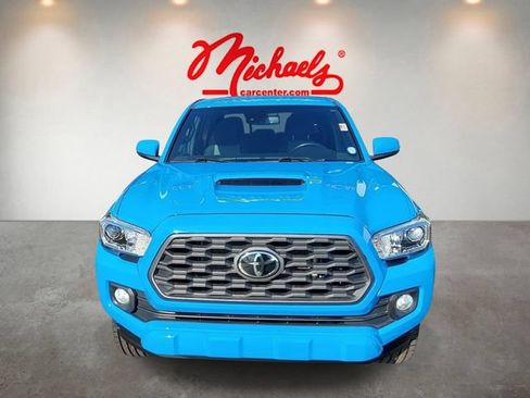 Used 2021 Toyota Tacoma TRD Sport AWD/4WD image 2