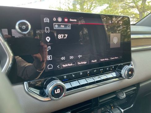 Used 2023 GMC Canyon Denali image 17