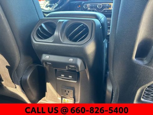 Used 2022 Jeep Wrangler Unlimited Rubicon w/ Cold Weather Group image 8