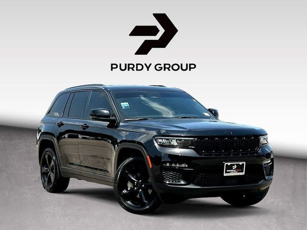 Used 2025 Jeep Grand Cherokee Limited w/ Black Appearance Package AWD/4WD image 1