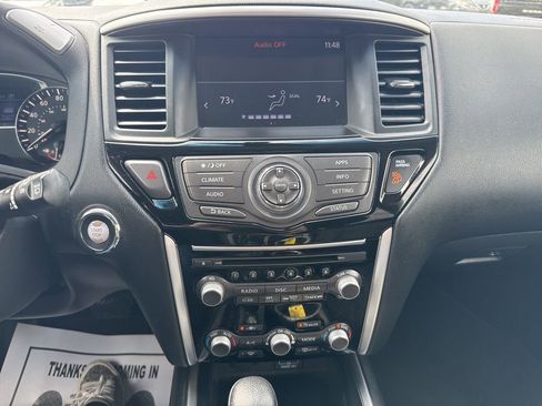 Used 2018 Nissan Pathfinder SV image 20
