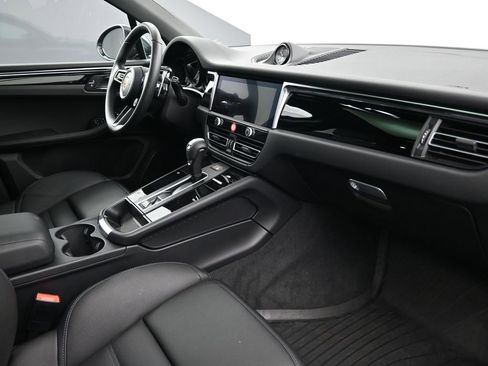 Certified 2026 Porsche Macan AWD/4WD image 14