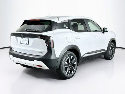 Used 2025 Nissan Kicks SV AWD/4WD image 9