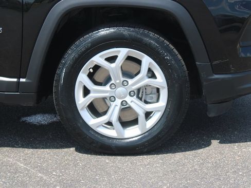 Used 2024 Jeep Compass Sport AWD/4WD image 12