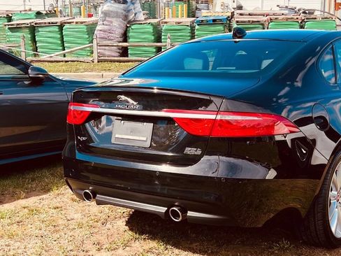 Used 2016 Jaguar XF R-Sport image 6