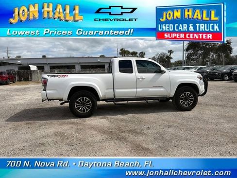 Used 2022 Toyota Tacoma TRD Sport w/ TRD Premium Sport Package image 13