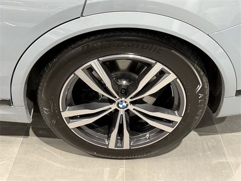 Used 2026 BMW X7 xDrive40i w/ M Sport Package image 11