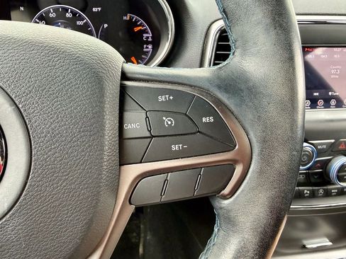 Used 2020 Jeep Grand Cherokee Laredo AWD/4WD image 22