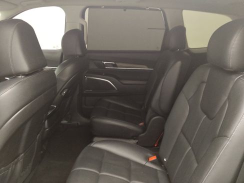 Used 2022 Kia Telluride SX w/ Towing Package FWD image 18